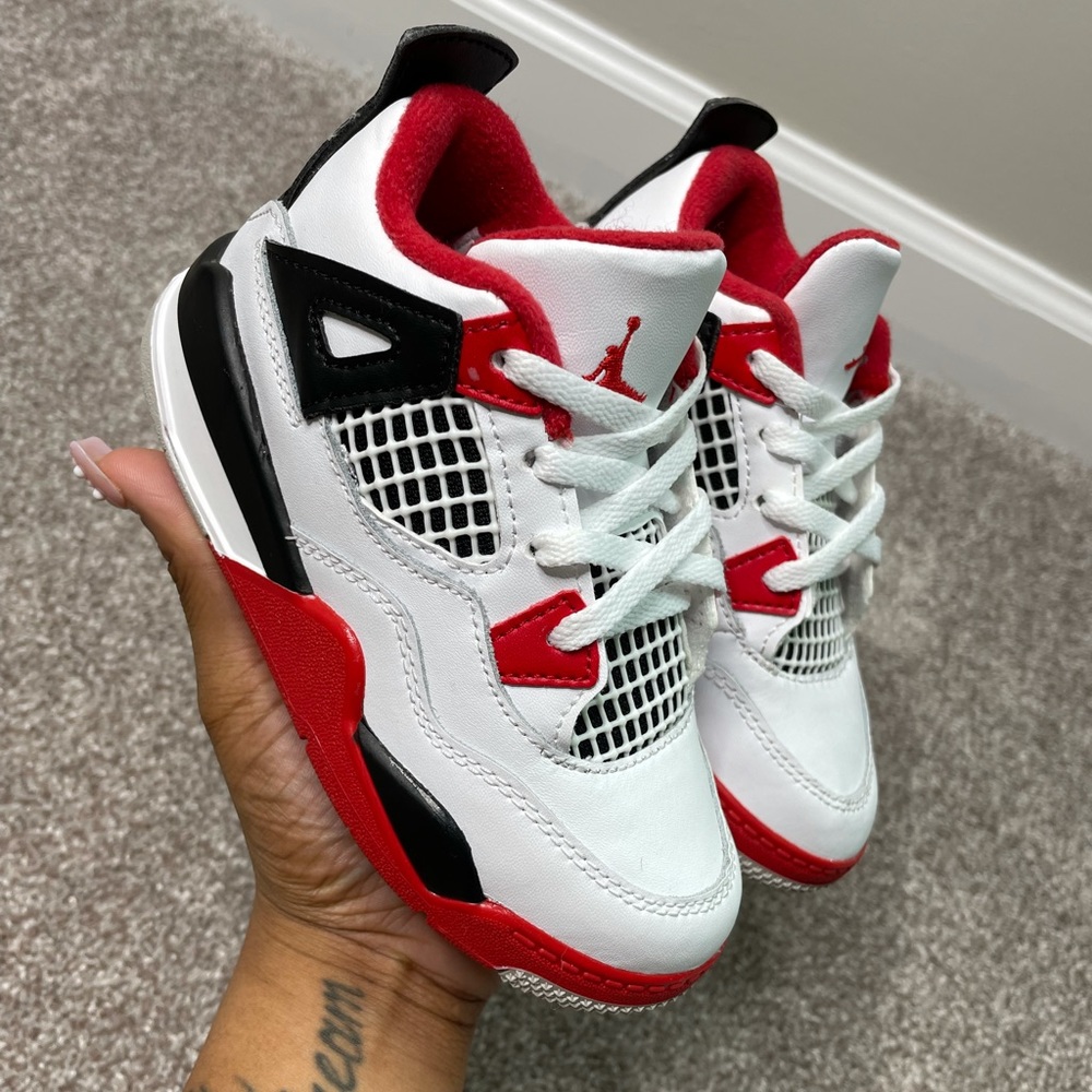 Jordan 4